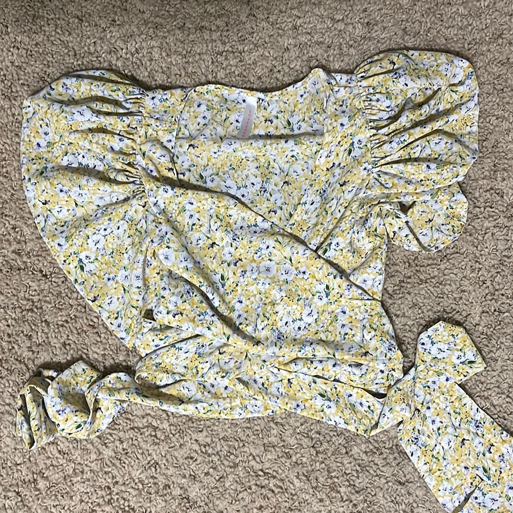 Puff Sleeve Flower Wrap Top